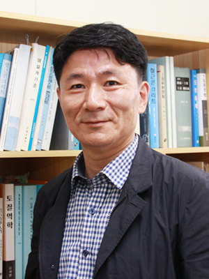 주인곤